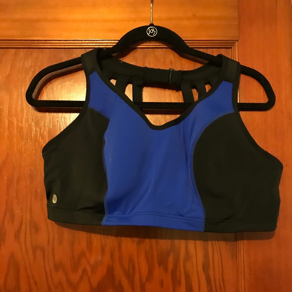 livi 42D sports bra never been worn!